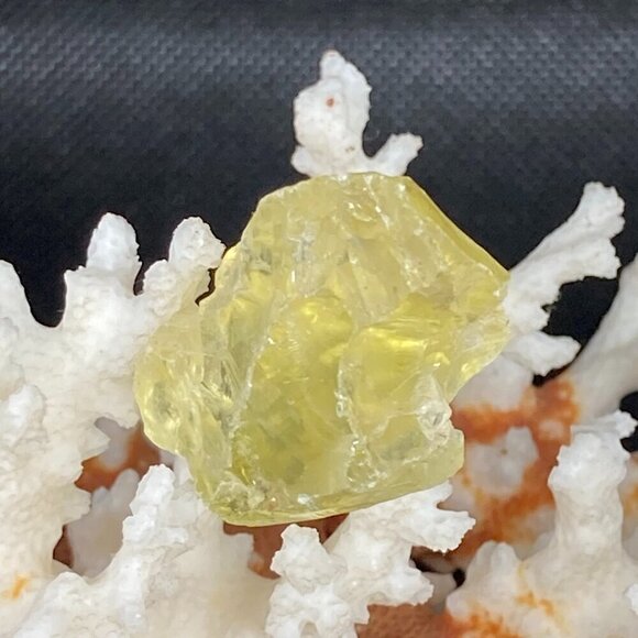 New rough cut yellow Citrine crystal - Picture 2 of 2